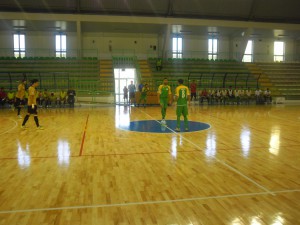 Il calcio d'inizio di Città di Villafranca-Futsal Melito