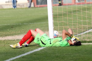 Lagomarsini disperato dopo il gol subìto contro l'Aprilia