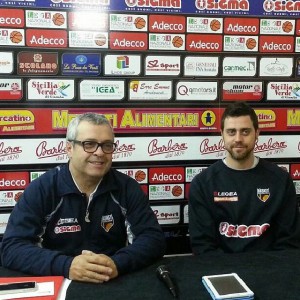 Il coach della Sigma BArcellona Giovanni Perdichizzi e il capitano Giuliano Maresca in conferenza stampa