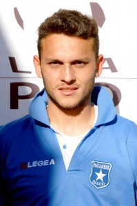 Il centrocampista centrale Domenico Franco sempre con la divisa della formazione di Pagani, che milita in Prima Divisione