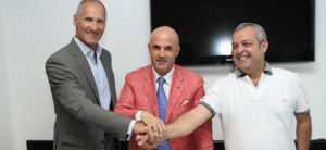 Il Gm della Sigma Barcellona Antonello Riva, il presidente Immacoalto Bonina e il tecnico Giovanni Perdichizzi