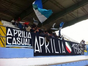 La tifoseria dell'Aprilia ha potuto celebrare il successo colto contro la capolista Cosenza