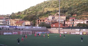Fase di gioco del "derby dei Nebrodi" di Serie D tra Due Torri ed Orlandina