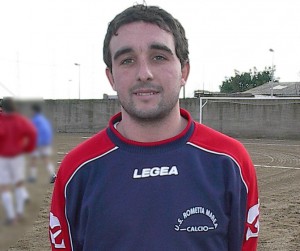 L'attaccante del Riviera Sandro Mento (scatto di R.S.)
