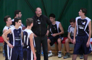 Coach Sigillo con i ragazzi del suo team
