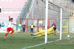 Ferreira in gol contro il Chieti (foto Luca Maricchiolo)