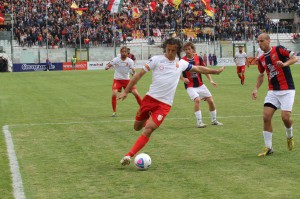 Giorgio Corona al tiro nel match con la Casertana (foto Paolo Furrer)