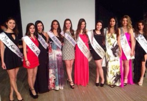 Foto di gruppo per le miss premiate della "Festa di Primavera 2014"