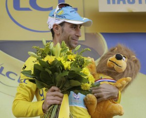 Nibali sul podio in giallo