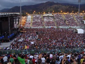 La consistente cornice di pubblico accorsa al San Filippo in occasione del concerto di Vasco Rossi nel 2008