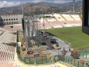 Il palco che nell'estate 2010 venne realizzato sotto la Curva Sud, per ospitare l'esibizione di Ligabue