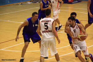 Antonio Fazio in azione con la maglia dell'Amatori Messina