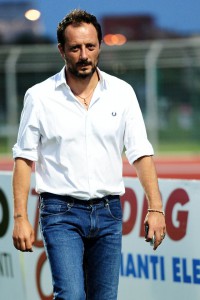 Il direttore sportivo giallorosso Fabrizio Ferrigno a Pontedera per l'esordio in Coppa Italia (foto Matteo Papini-Paolo Furrer)
