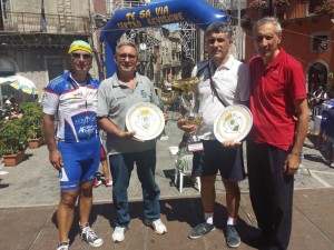 Gli assessori Buemi  e Bartolotta premiano i dirigenti della Ciclistica Terme