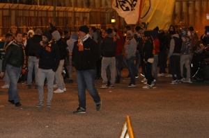 I componenti dei tre club hanno preferito manifestare all'esterno dello stadio, per mostrare il loro dissenso dopo la lunga querelle sull'apertura del San Filippo