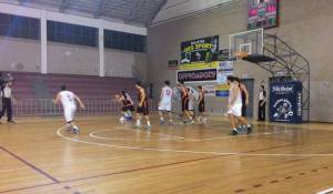 Zafferana-Basket School, una fase del match