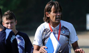 Simone Inzaghi ha ereditato la panchina della "Primavera" biancoceleste da Alberto Bollini, che vinse lo Scudetto 2013 con Serpieri in campo