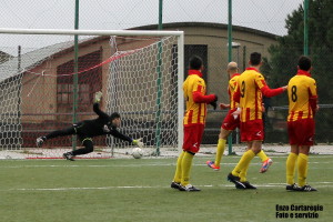 Il gol dell'1-0 di Di Domenico (Campofelice)