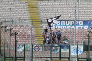 I sostenitori giunti dalla Puglia (foto Paolo Furrer)