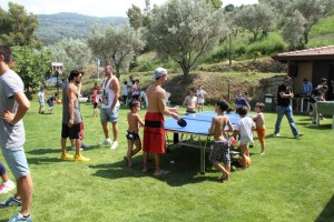 Partite a ping pong a Villa Camma