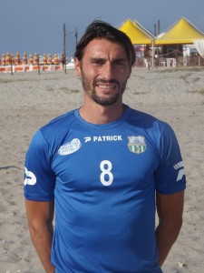 Zingales con la maglia del Villafranca Beach Soccer