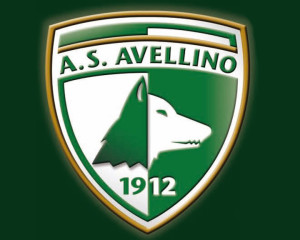 Dopo avere adottato le denominazioni ''Avellino.12'' e ''AS'' i biancoverdi hanno finalmente riottenuto il marchio ''US 1912''