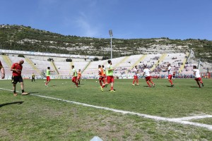 Il riscaldamento dei giocatori del Messina (foto Denaro)