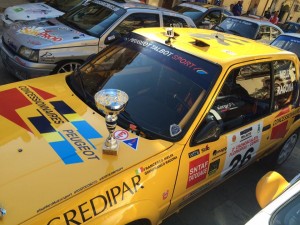 Francesco Melia con la sua Peugeot 205 rally