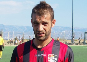Il bomber del Pistunina Gianluca La Speme (scatto di R.S.)