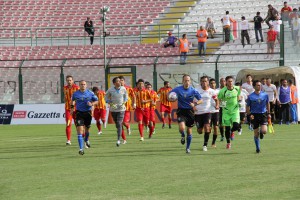 L'ingresso in campo (foto Furrer) 