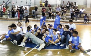 Gli Istruttori Paladina e Cavalieri coi ragazzi del settore Minibasket