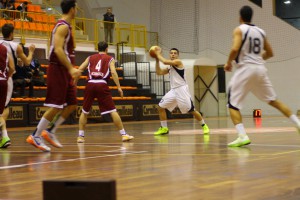 Nino Sidoti imposta l'azione