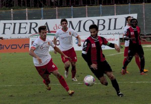 Ferreira e Chiaria in azione a Caserta (foto Paolo Furrer)