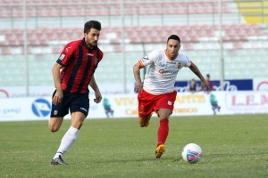 L'esterno del Messina Giuseppe Quintoni in fase di copertura (foto Luca Maricchiolo)