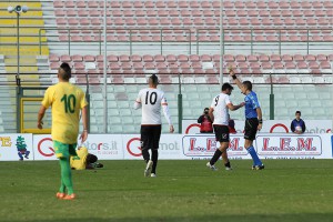 Il giallo estratto nei confronti di Chiaria (foto Luca Maricchiolo)