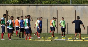 Il Cosenza al lavoro nel corso della seduta di rifinitura (foto Cosenzachannel.it)