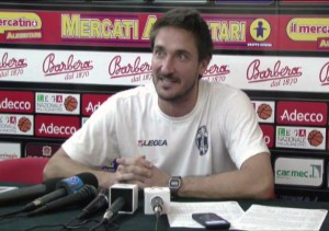 Pozzecco in conferenza stampa al PalAlberti