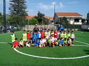 Un'immagine della scuola calcio del Riviera, presso il centro sportivo Il Limoneto di Galati Marina
