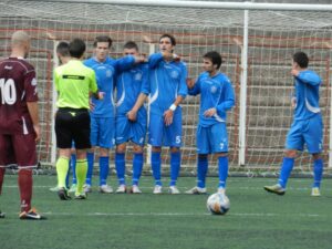 La barriera del Due Torri schierata nel corso del match con il Pomigliano