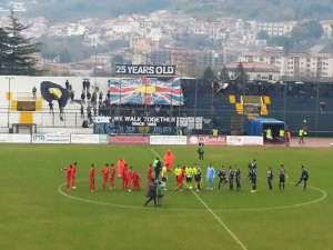 Le formazioni del Città di Messina e della Cavese sul terreno di gioco del "Simonetta Lamberti"