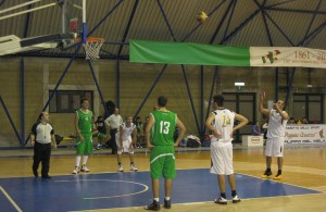Azione di gioco della sfida tra Svincolati e San Gabriele Messina