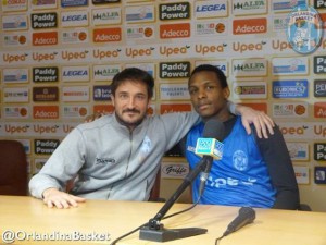 Pozzecco e Archie in sala stampa