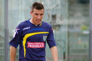Il difensore Ciro Amelio ai tempi della sua esperienza con il Frosinone