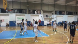 Un'azione offensiva del Basket School