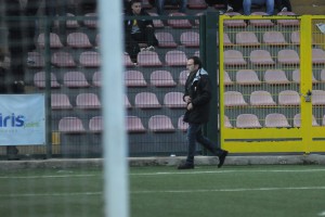 Il massimo dirigente giallorosso allontanato dalla panchina a Frattamaggiore