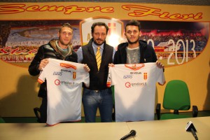 I neo-acquisti Caturano e Franco insieme al direttore sportivo del Messina Ferrigno