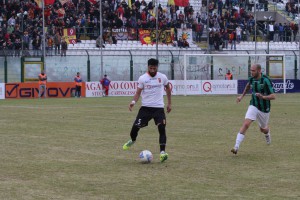 Il difensore Enrico Pepe in azione (foto Paolo Furrer)
