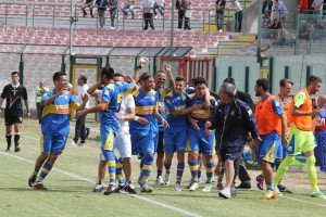 L'esultanza di Mattera e compagni dopo il gol della gara del maggio 2013 valida per la Poule scudetto 