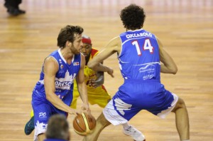 Collins in difesa sul pick' n roll tra Fultz e Cuccarolo