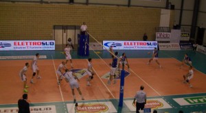 Fase di gioco tra Elettrosud Brolo e Sieco Service Ortona